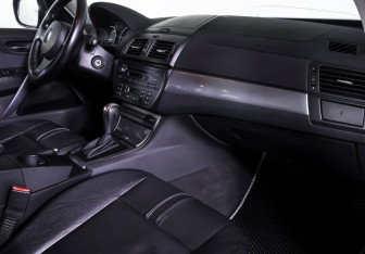 Подержанный автомобиль BMW X3 2010 года (10 фото)
