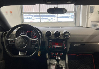 Подержанный автомобиль Audi TT Coupe 2010 года (11 фото)