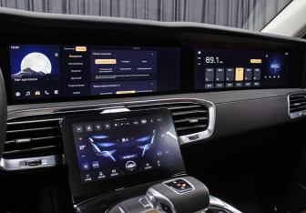 Подержанный автомобиль Hongqi E-HS9 2022 года (22 фото)