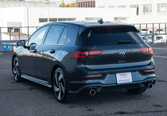 Подержанный автомобиль Volkswagen Golf GTI Hatchback 2021 года (7 фото)