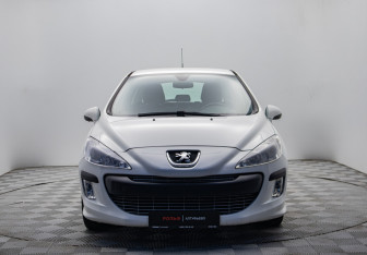 Подержанный автомобиль Peugeot 308 Hatchback 2009 года (8 фото)