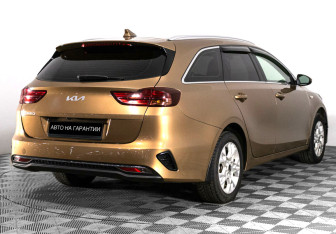 Подержанный автомобиль Kia Ceed Wagon 2021 года (3 фото)