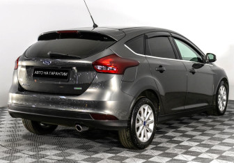 Подержанный автомобиль Ford Focus Hatchback 2016 года (3 фото)