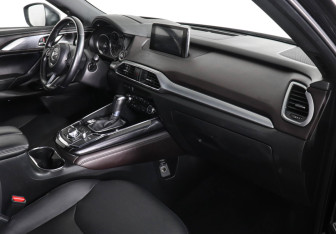 Подержанный автомобиль Mazda CX-9 2018 года (10 фото)