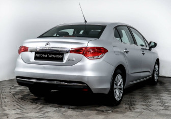 Подержанный автомобиль Citroen C4 Sedan 2017 года (3 фото)