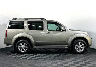 Подержанный автомобиль Nissan Pathfinder 2007 года (4 фото)