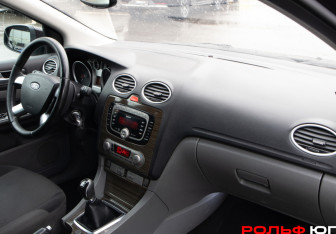 Подержанный автомобиль Ford Focus Hatchback 2008 года (7 фото)
