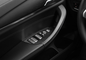 Подержанный автомобиль BMW X3 2017 года (15 фото)