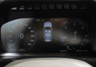 Подержанный автомобиль Volvo XC90 2016 года (12 фото)