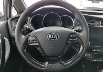 Подержанный автомобиль Kia Ceed Hatchback 2012 года (13 фото)