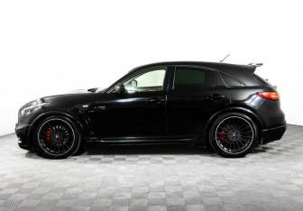 Подержанный автомобиль Infiniti QX70 2015 года (8 фото)