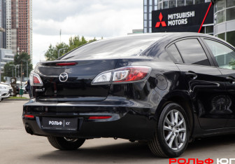 Подержанный автомобиль Mazda 3 Sedan 2012 года (16 фото)