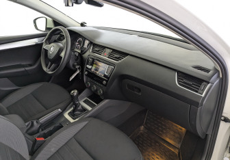 Подержанный автомобиль Skoda Octavia Liftback 2019 года (11 фото)