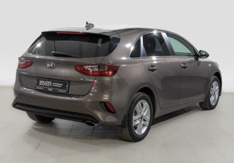 Подержанный автомобиль Kia Ceed Hatchback 2020 года (5 фото)