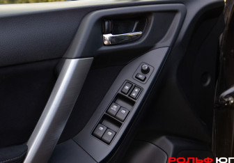 Подержанный автомобиль Subaru Forester Suv 2014 года (17 фото)