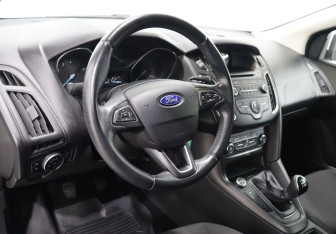 Подержанный автомобиль Ford Focus Hatchback 2017 года (11 фото)
