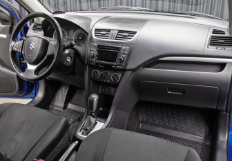 Подержанный автомобиль Suzuki Swift Hatchback 2011 года (11 фото)