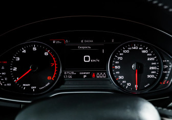 Подержанный автомобиль Audi Q5 2018 года (11 фото)