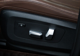 Подержанный автомобиль BMW X7 2020 года (23 фото)