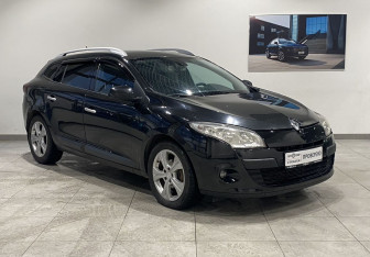Подержанный автомобиль Renault Megane Wagon 2010 года (3 фото)