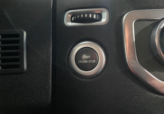 Подержанный автомобиль Land Rover Discovery 2015 года (17 фото)