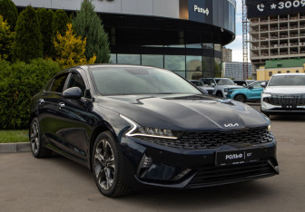 Подержанный автомобиль Kia K5 2022 года (2 фото)