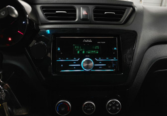 Подержанный автомобиль Kia Rio Sedan 2015 года (16 фото)