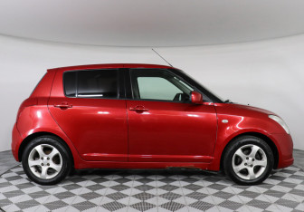 Подержанный автомобиль Suzuki Swift Hatchback 2006 года (4 фото)