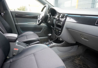 Подержанный автомобиль Chevrolet Lacetti Sedan 2008 года (11 фото)