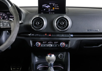 Подержанный автомобиль Audi RS 3 Sedan 2019 года (14 фото)
