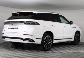 Подержанный автомобиль Jaecoo J8 2024 года (5 фото)