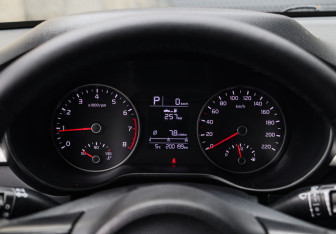 Подержанный автомобиль Kia Rio Hatchback 2019 года (20 фото)