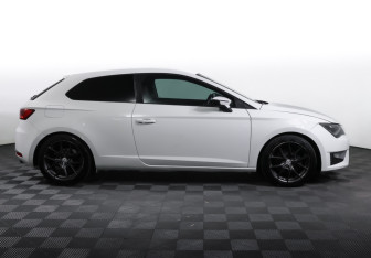 Подержанный автомобиль SEAT Leon Hatchback 2014 года (7 фото)