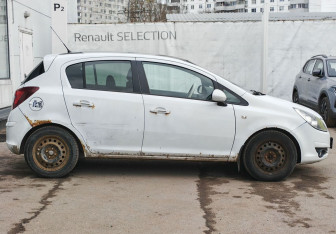 Подержанный автомобиль Opel Corsa 2010 года (4 фото)