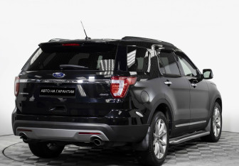 Подержанный автомобиль Ford Explorer 2016 года (5 фото)