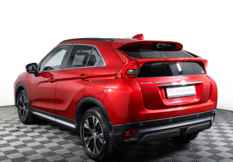 Подержанный автомобиль Mitsubishi Eclipse Cross 2019 года (7 фото)