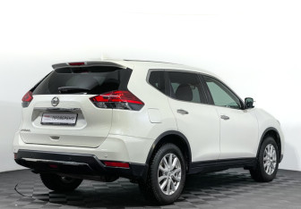 Подержанный автомобиль Nissan X-Trail 2018 года (5 фото)
