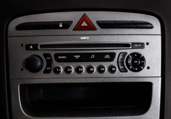 Подержанный автомобиль Peugeot 308 Hatchback 2008 года (19 фото)