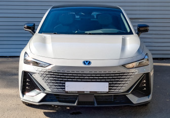 Новый Changan UNI-V 2023 (5 фото)