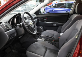 Подержанный автомобиль Mazda 3 Sedan 2008 года (16 фото)