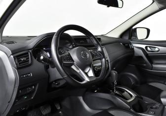 Подержанный автомобиль Nissan Qashqai 2021 года (10 фото)