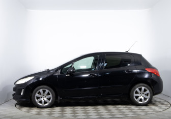 Подержанный автомобиль Peugeot 308 Hatchback 2010 года (8 фото)