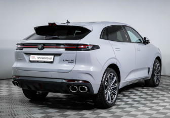 Подержанный автомобиль Changan UNI-K 2023 года (5 фото)