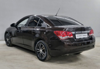 Подержанный автомобиль Chevrolet Cruze Sedan 2014 года (7 фото)