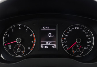 Подержанный автомобиль Volkswagen Jetta Sedan 2012 года (11 фото)