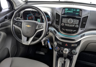 Подержанный автомобиль Chevrolet Orlando 2012 года (29 фото)