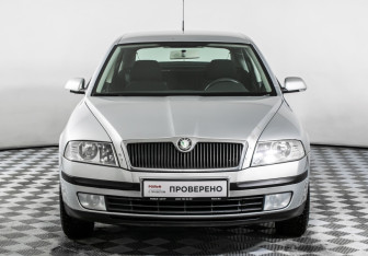Подержанный автомобиль Skoda Octavia Liftback 2008 года (2 фото)