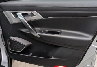 Подержанный автомобиль Geely Atlas 2019 года (23 фото)