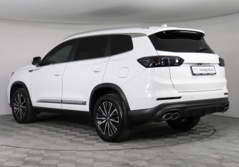 Подержанный автомобиль Chery Tiggo 8 Pro Max 2023 года (7 фото)