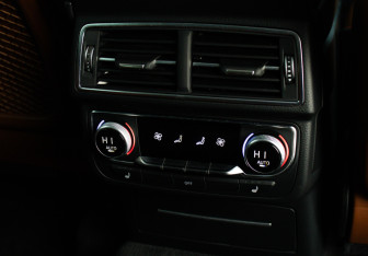 Подержанный автомобиль Audi Q7 2016 года (14 фото)